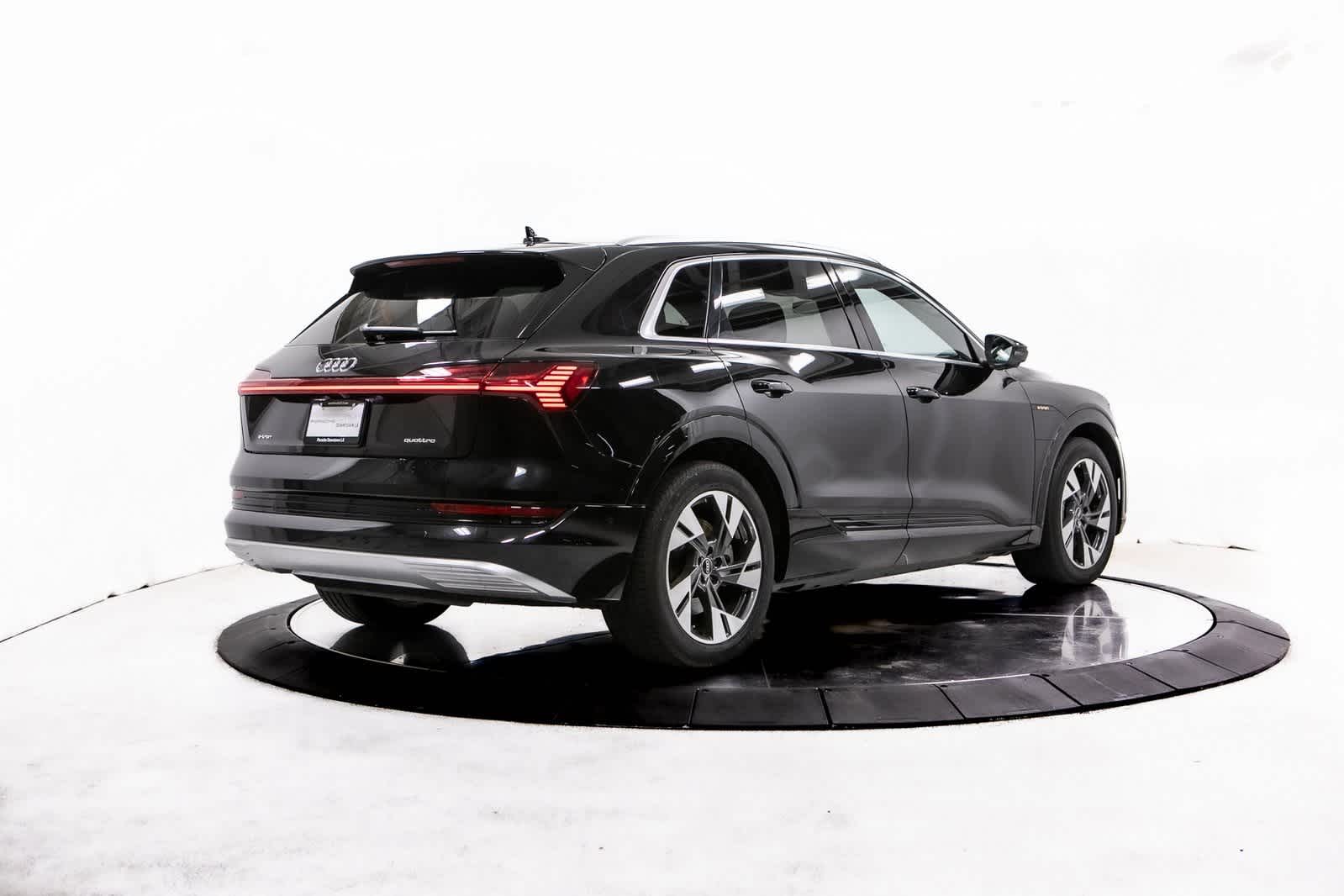 Thumbnail: 2022 Audi e-tron - 7