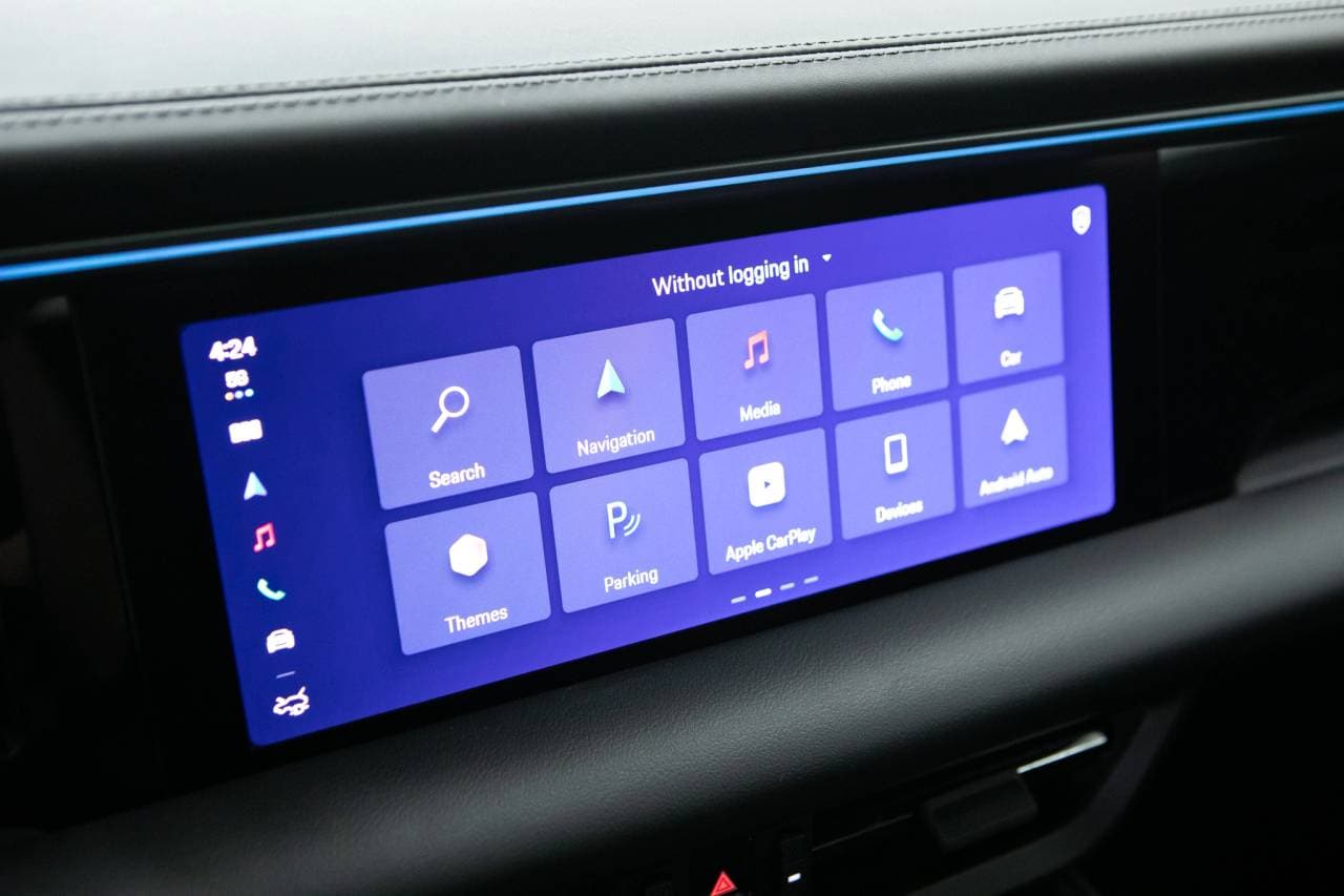 Thumbnail: 2026 Porsche Macan - 22