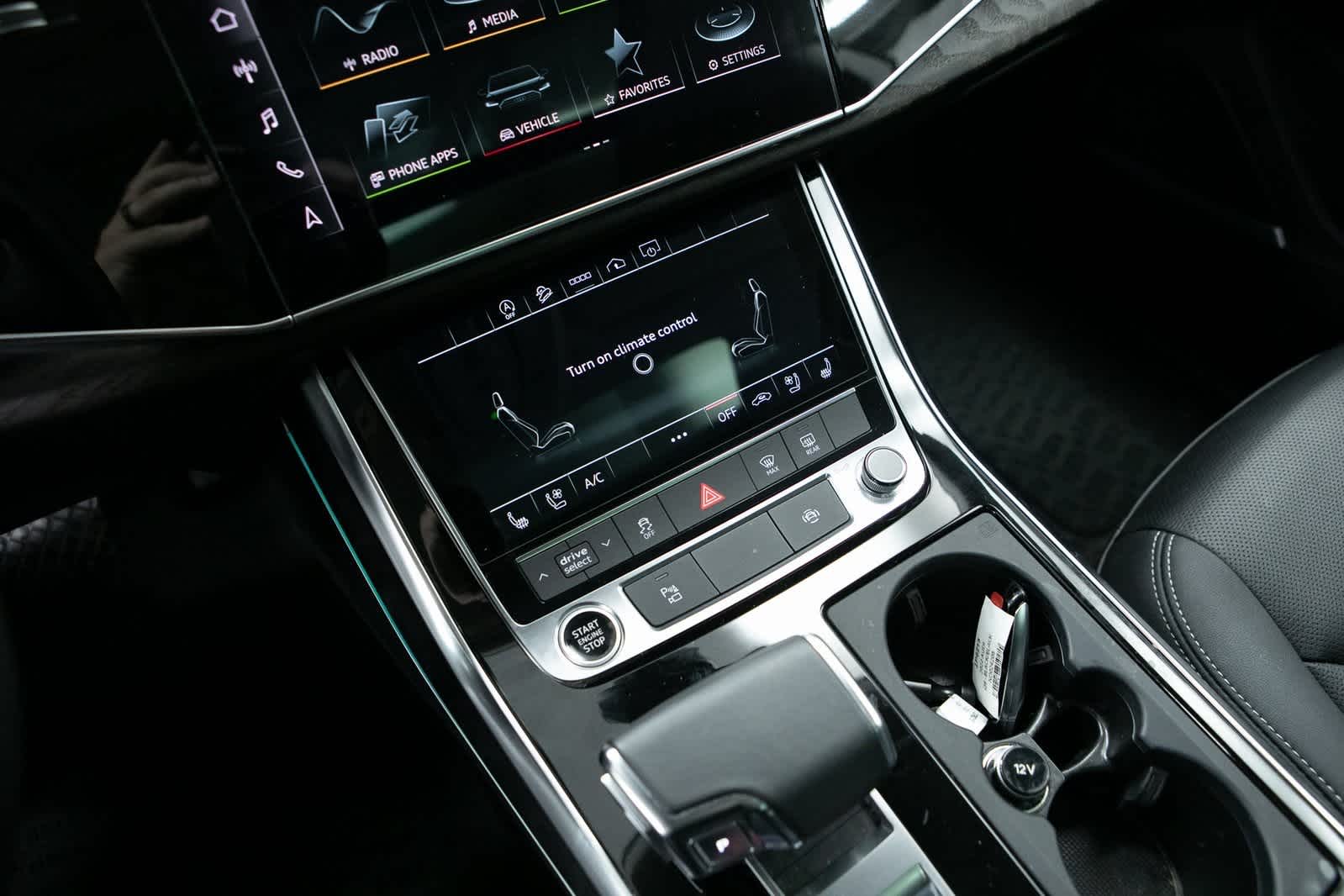 Thumbnail: 2022 Audi Q8 - 20