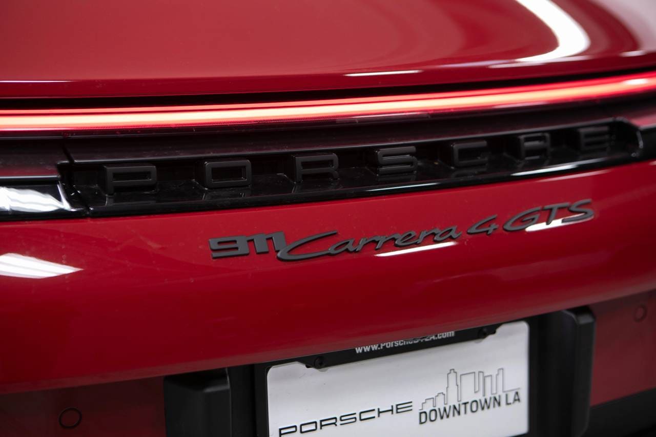 Thumbnail: 2026 Porsche 911 - 16