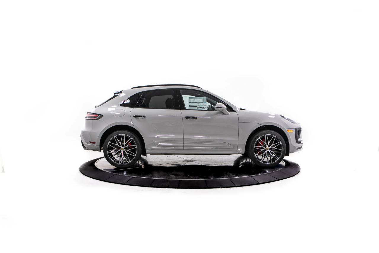 Thumbnail: 2026 Porsche Macan - 8