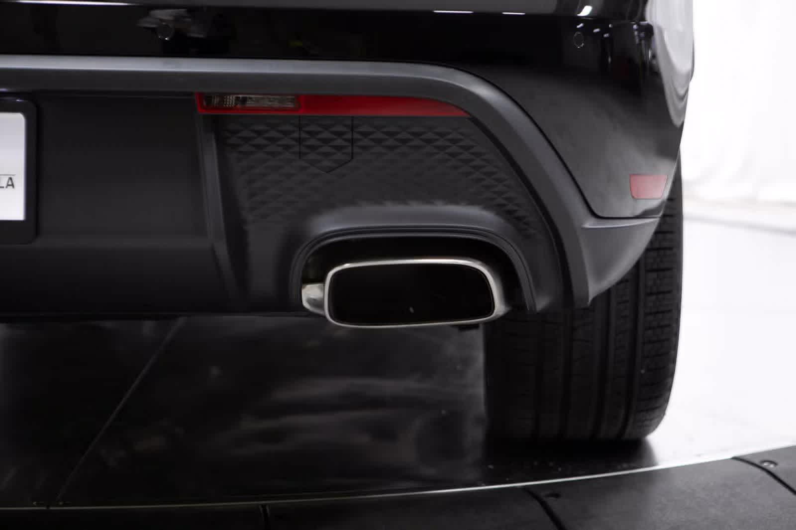 Thumbnail: 2026 Porsche Macan - 21