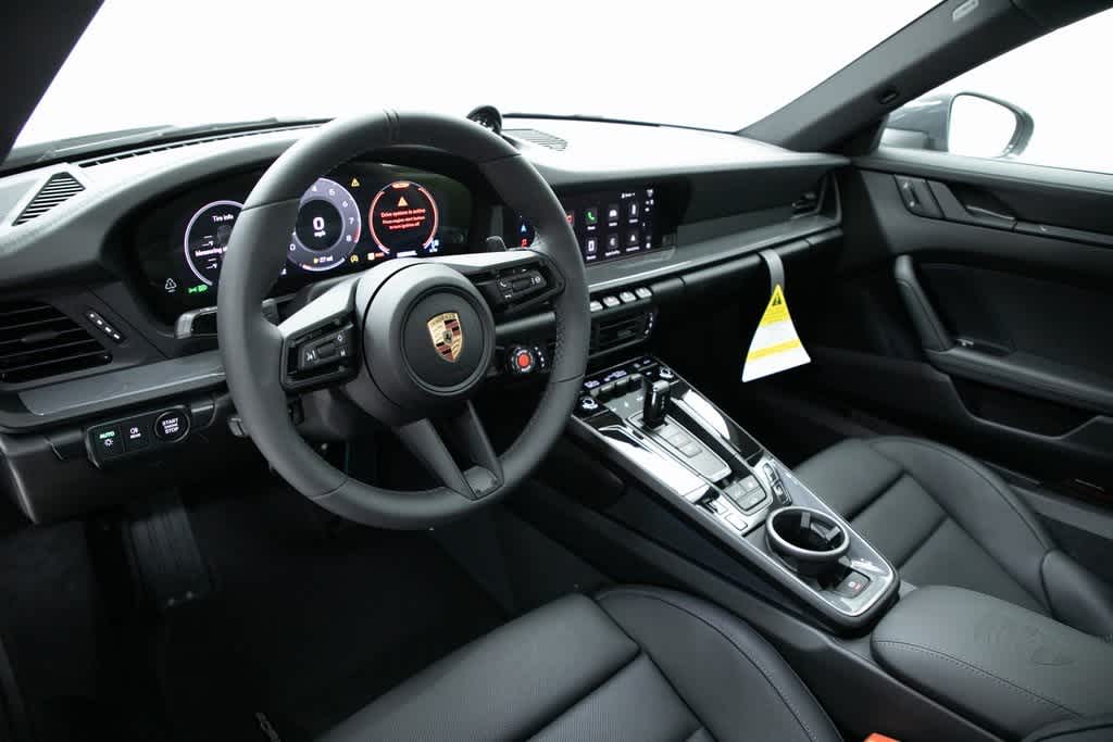 Thumbnail: 2025 Porsche 911 - 4