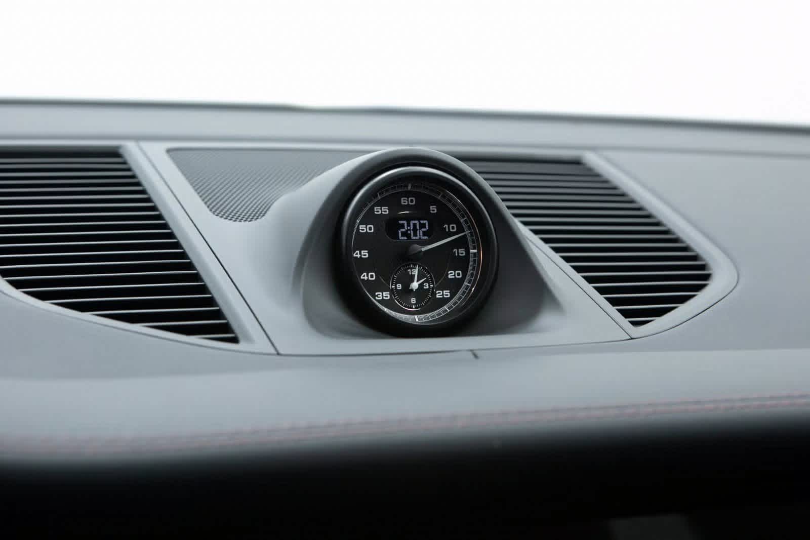 Thumbnail: 2025 Porsche Macan - 24