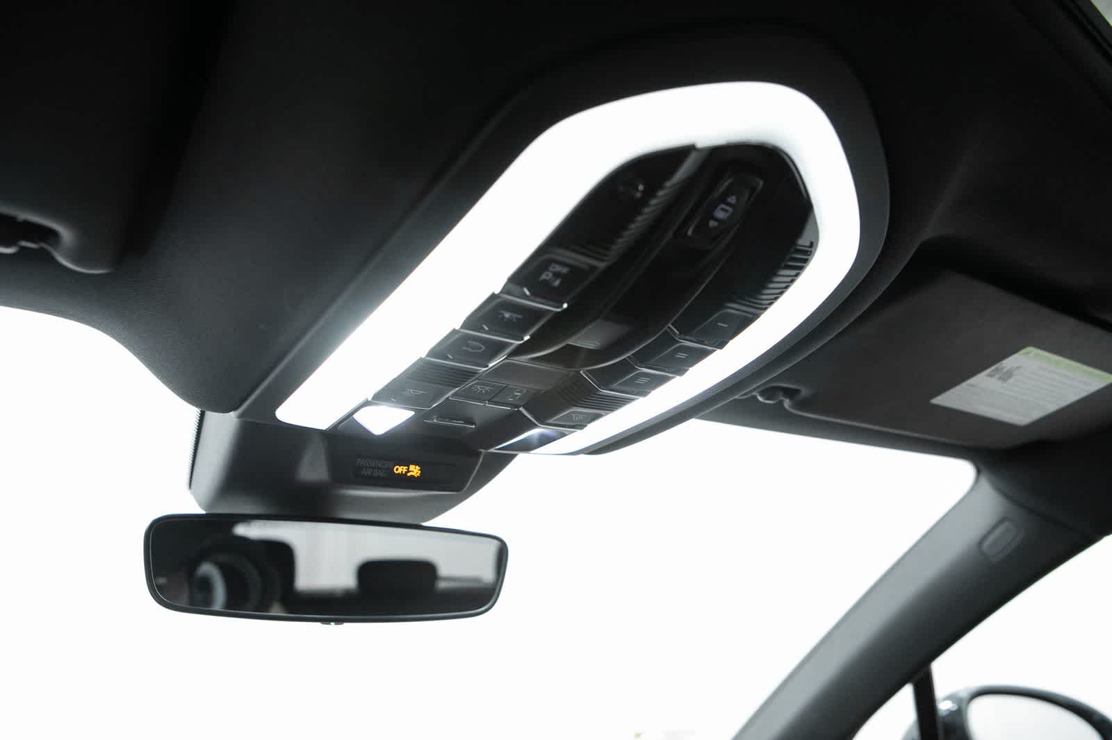 Thumbnail: 2026 Porsche Macan - 33