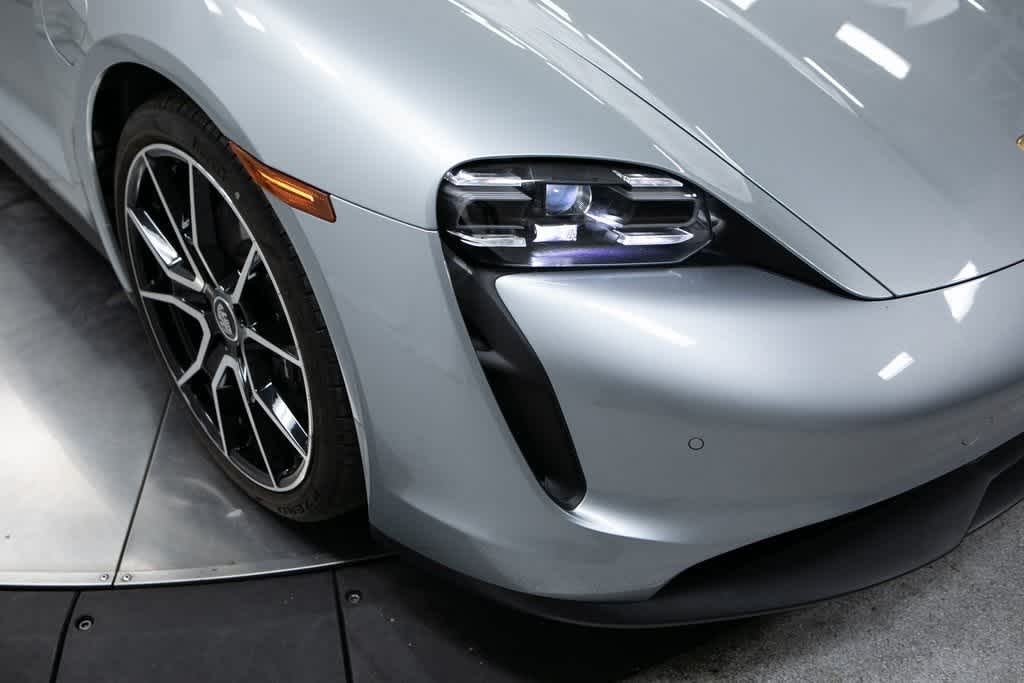 Thumbnail: 2022 Porsche Taycan - 12
