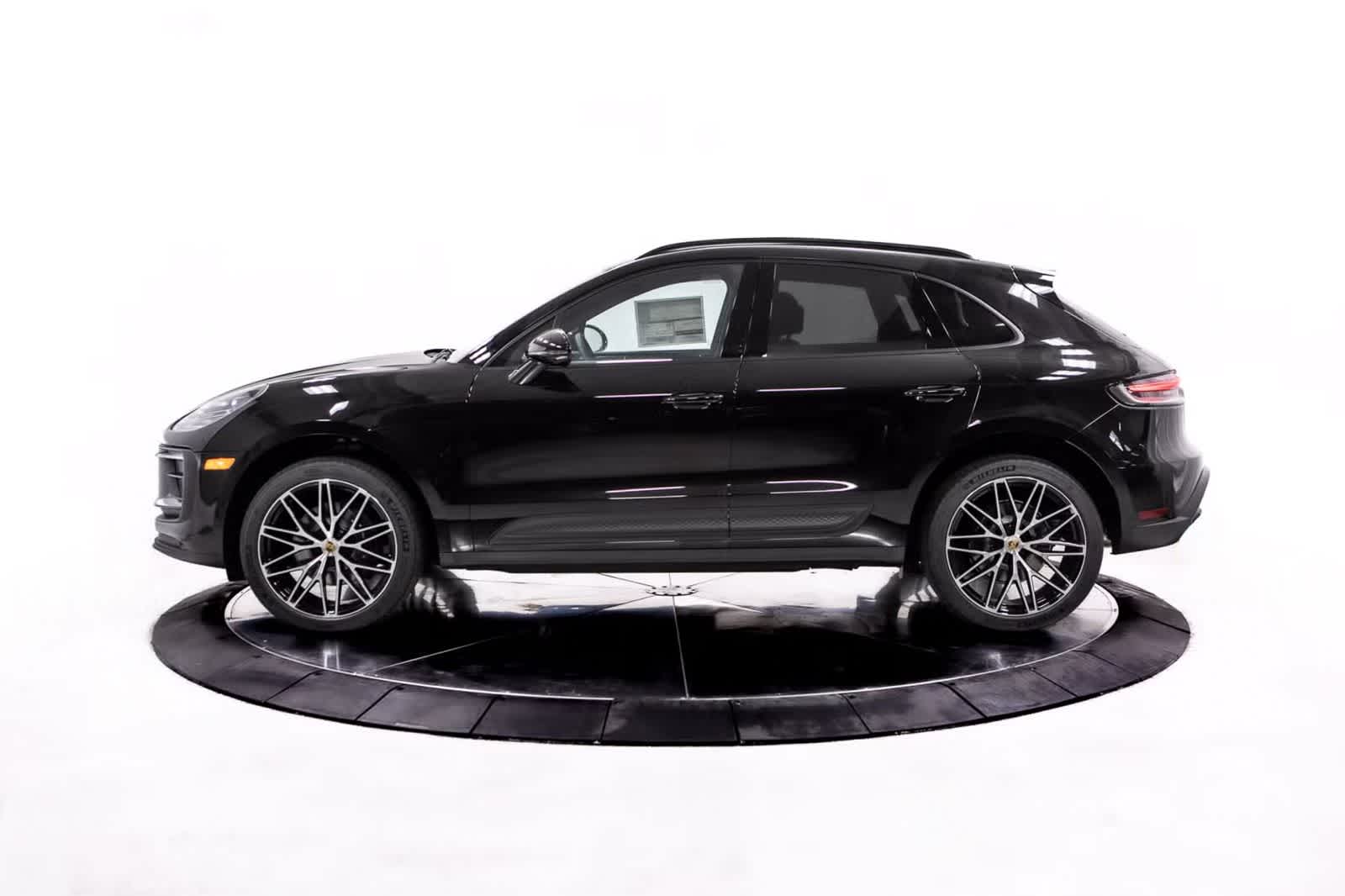 Thumbnail: 2026 Porsche Macan - 2