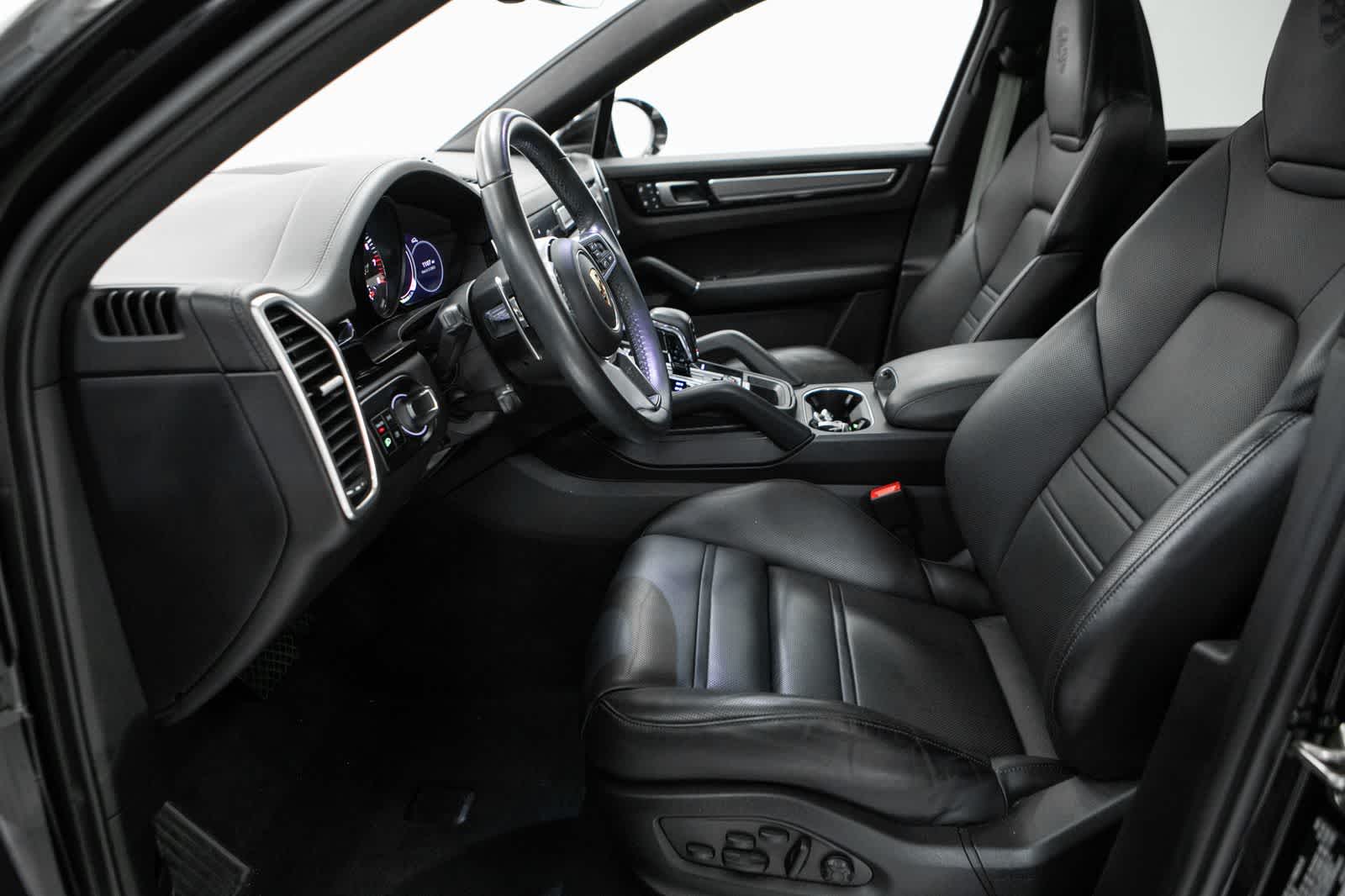 Thumbnail: 2023 Porsche Cayenne - 22