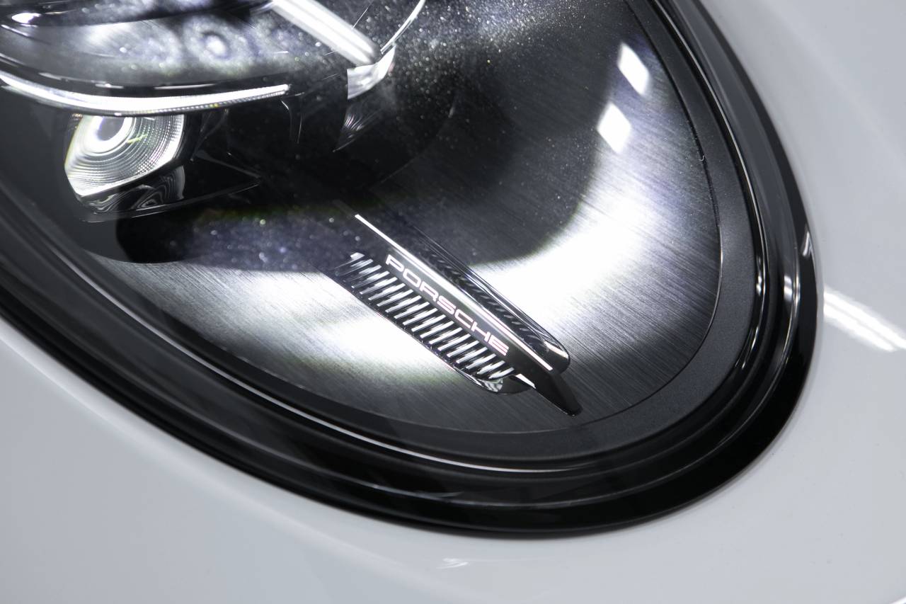 Thumbnail: 2026 Porsche 911 - 13