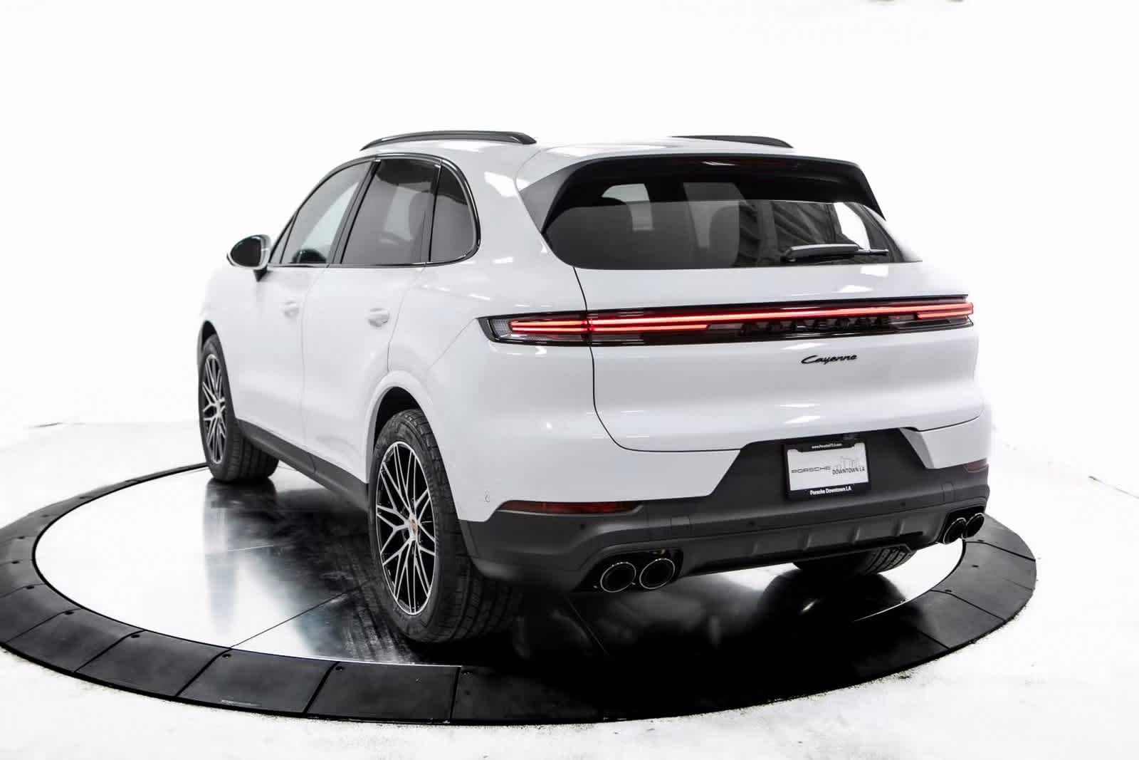 Thumbnail: 2025 Porsche Cayenne - 3