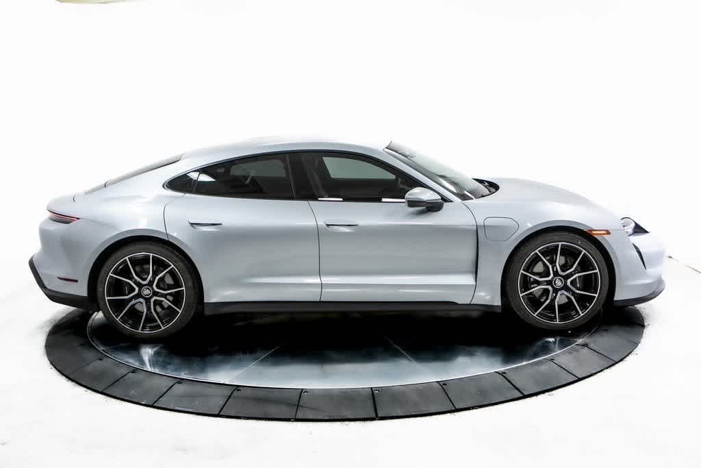 Thumbnail: 2022 Porsche Taycan - 8