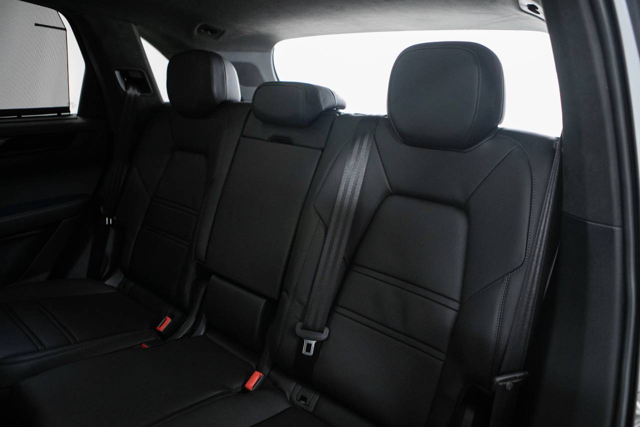 Thumbnail: 2026 Porsche Cayenne - 38