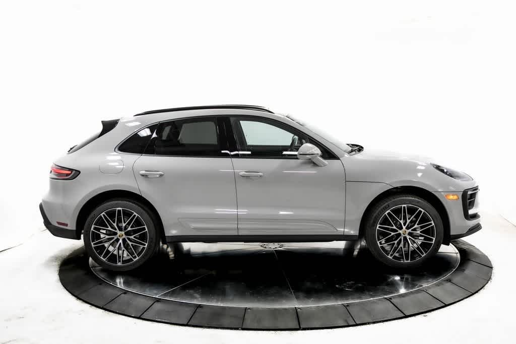 Thumbnail: 2025 Porsche Macan - 8
