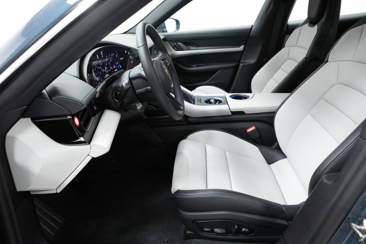 Thumbnail: 2026 Porsche Taycan - 23