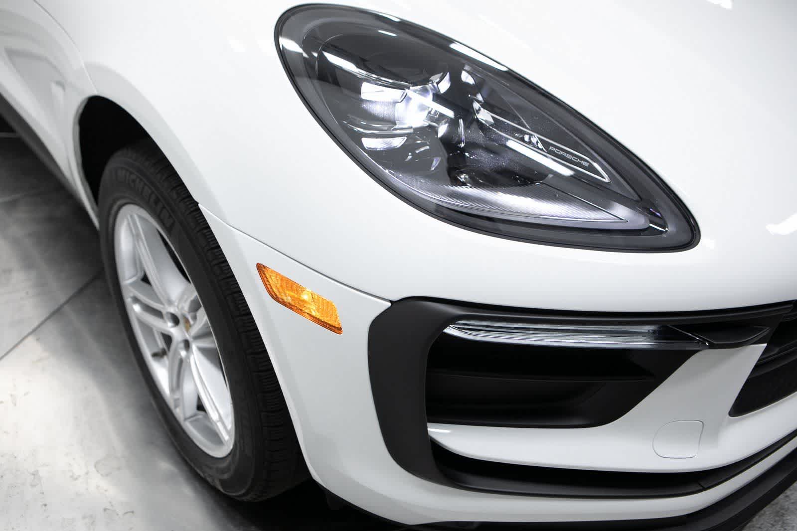 Thumbnail: 2023 Porsche Macan - 12
