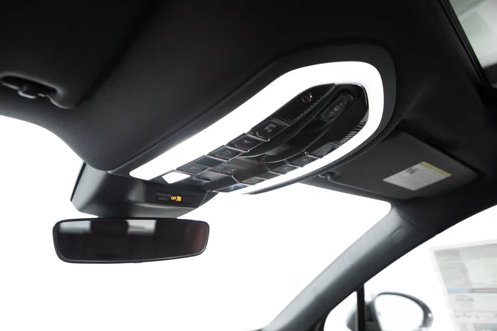 Thumbnail: 2026 Porsche Macan - 33