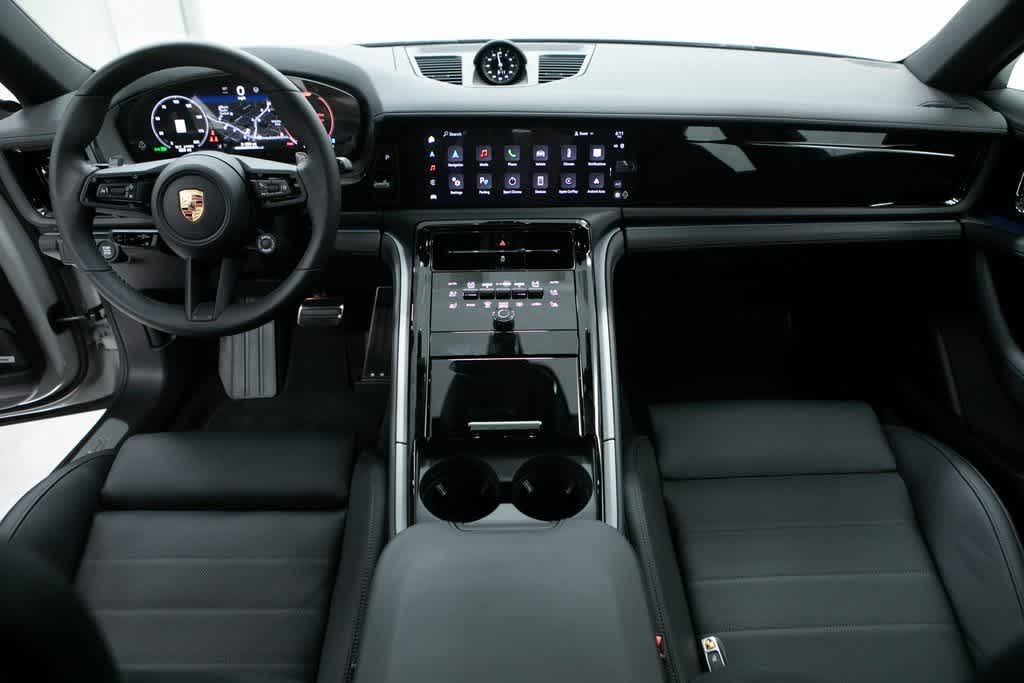 Thumbnail: 2025 Porsche Panamera - 13