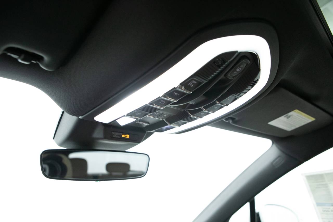 Thumbnail: 2026 Porsche Macan - 31