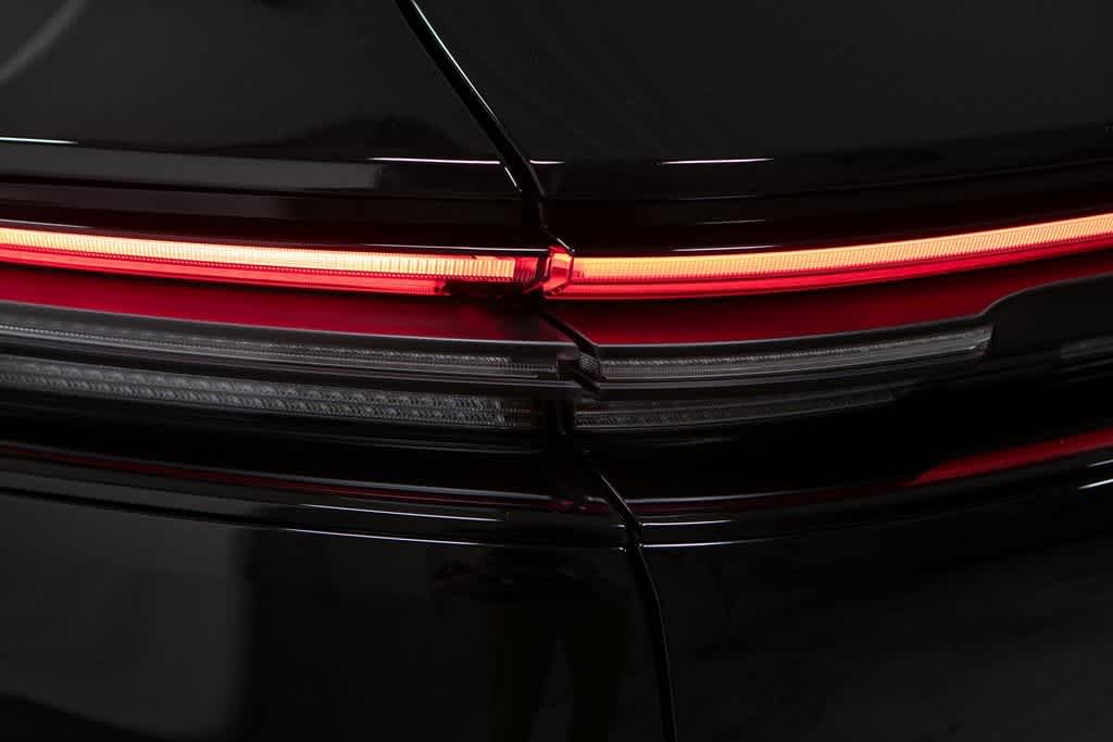 Thumbnail: 2025 Porsche Macan - 35