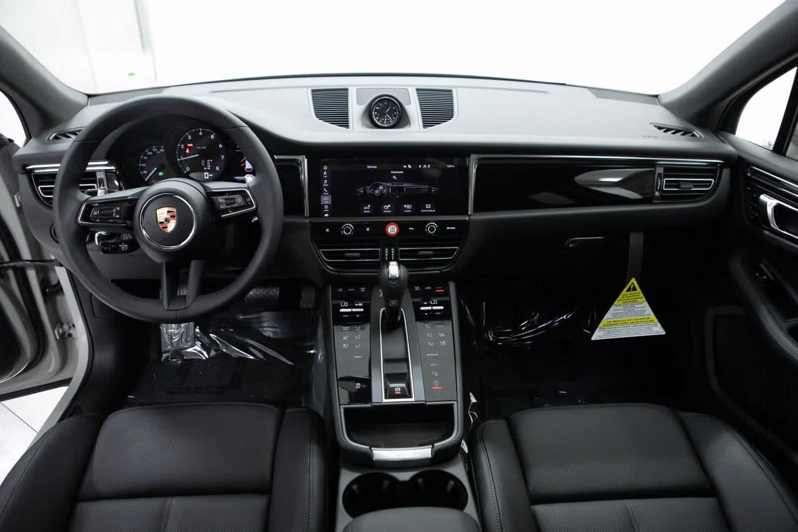 Thumbnail: 2025 Porsche Macan - 16