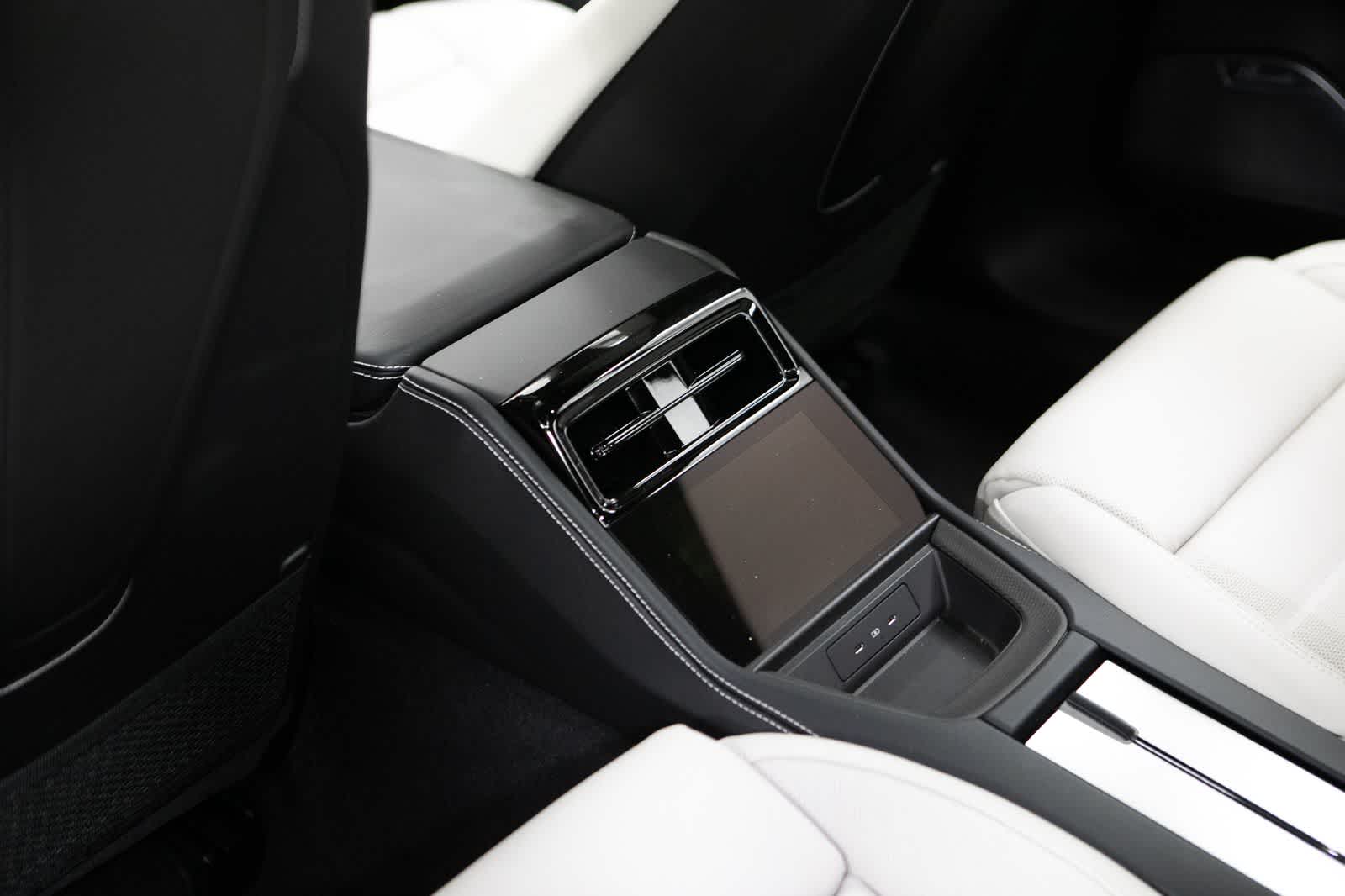 Thumbnail: 2025 Porsche Panamera - 36