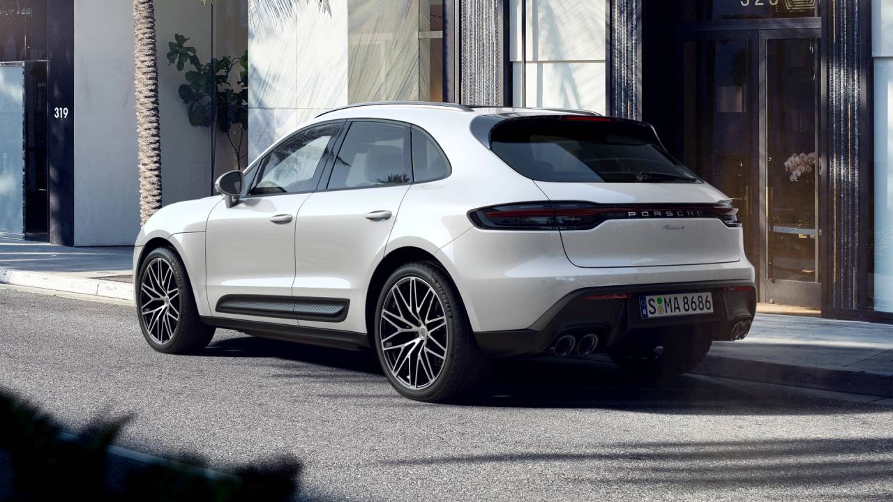 Thumbnail: 2026 Porsche Macan - 3