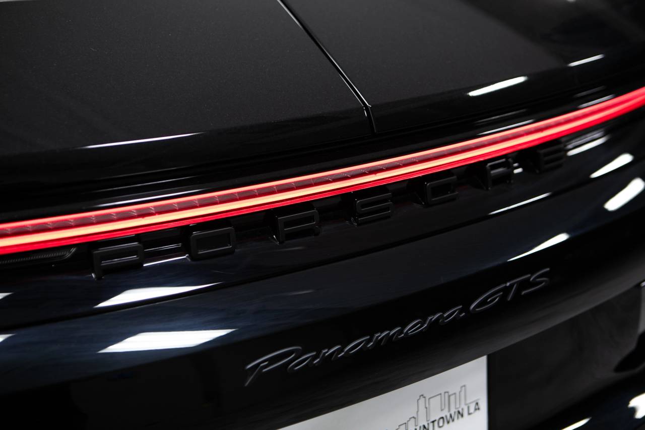 Thumbnail: 2026 Porsche Panamera - 16