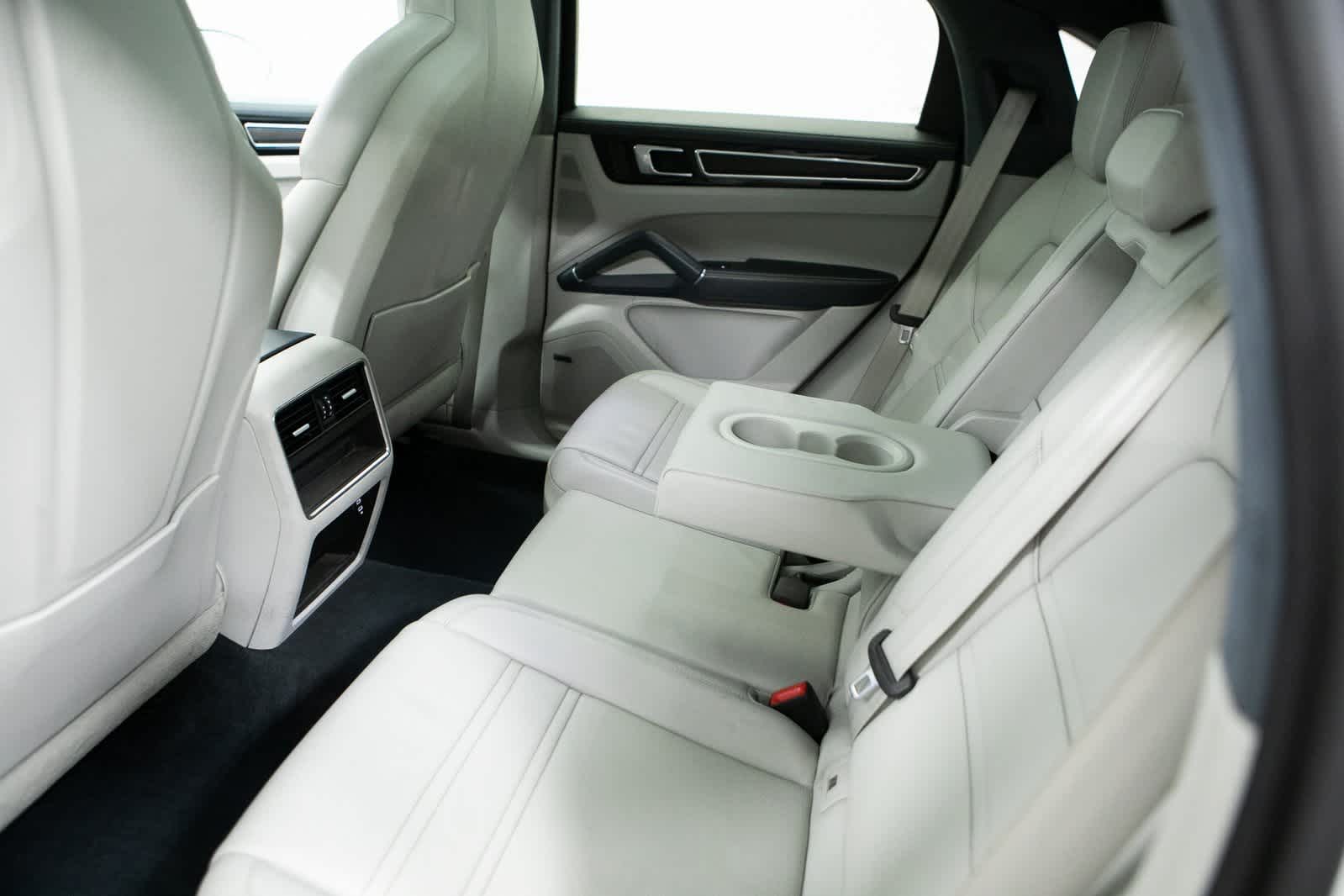 Thumbnail: 2023 Porsche Cayenne - 29