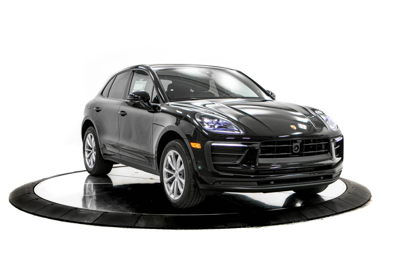 Thumbnail: 2026 Porsche Macan - 9
