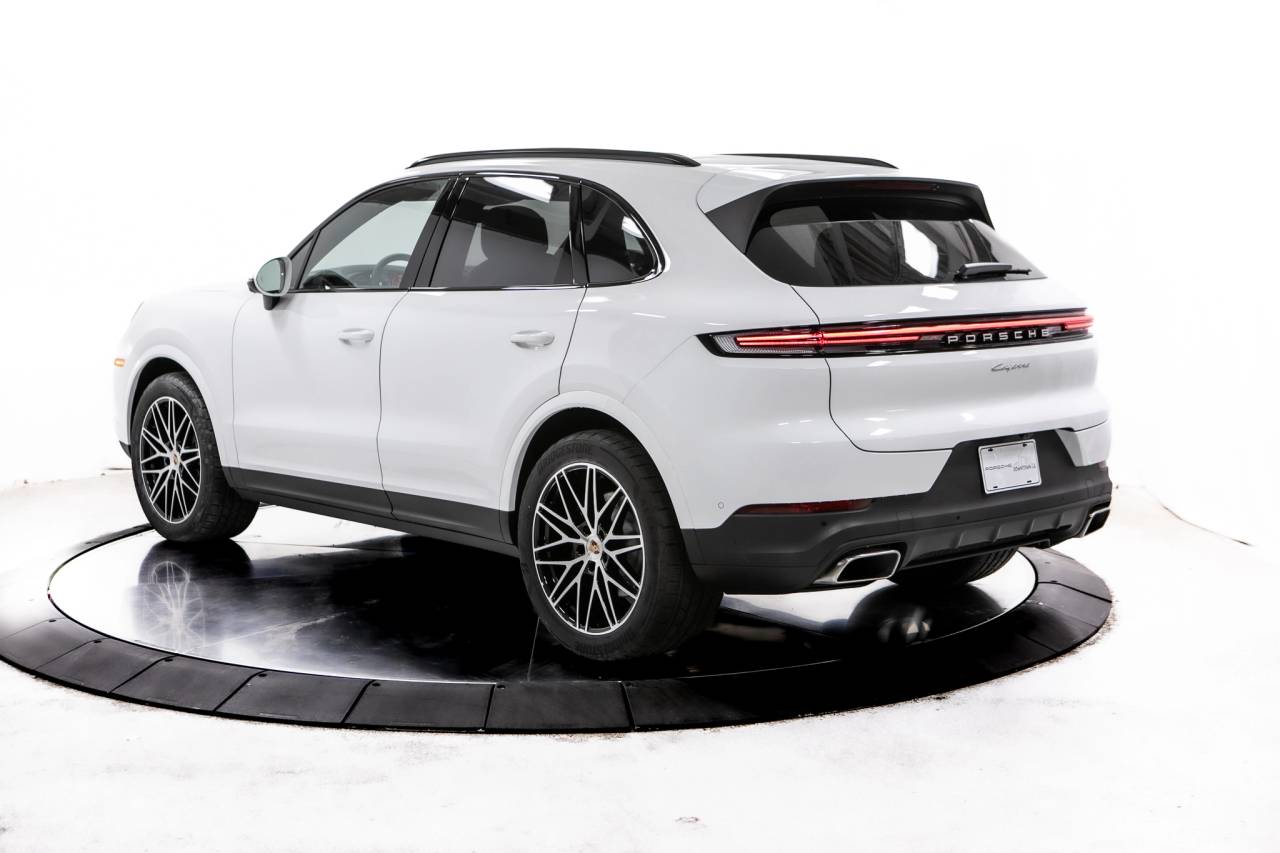 Thumbnail: 2026 Porsche Cayenne - 3