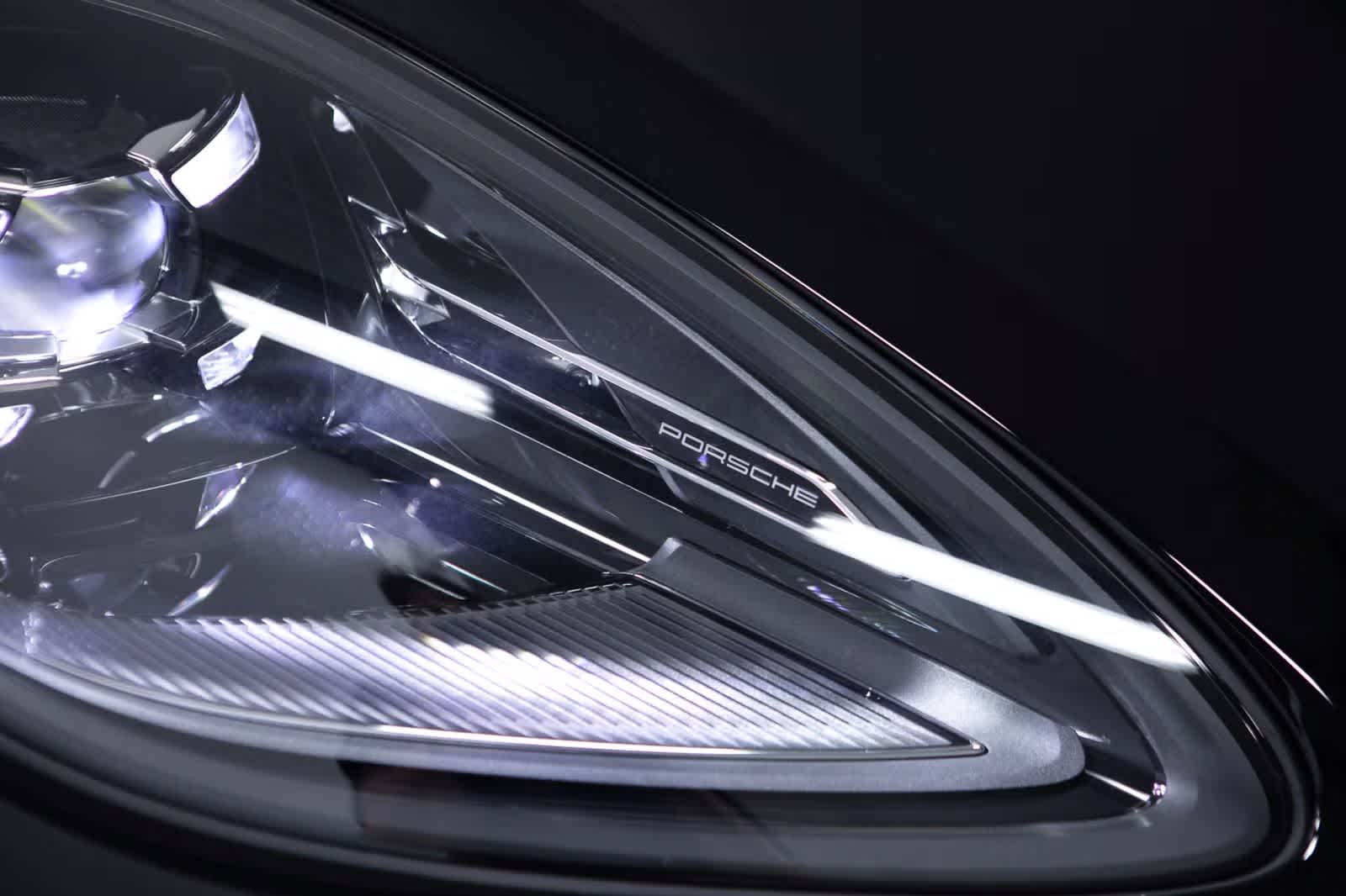 Thumbnail: 2026 Porsche Macan - 16