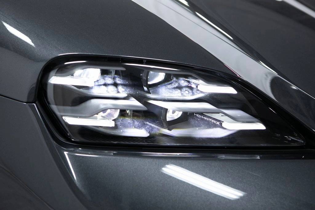 Thumbnail: 2025 Porsche Taycan - 18