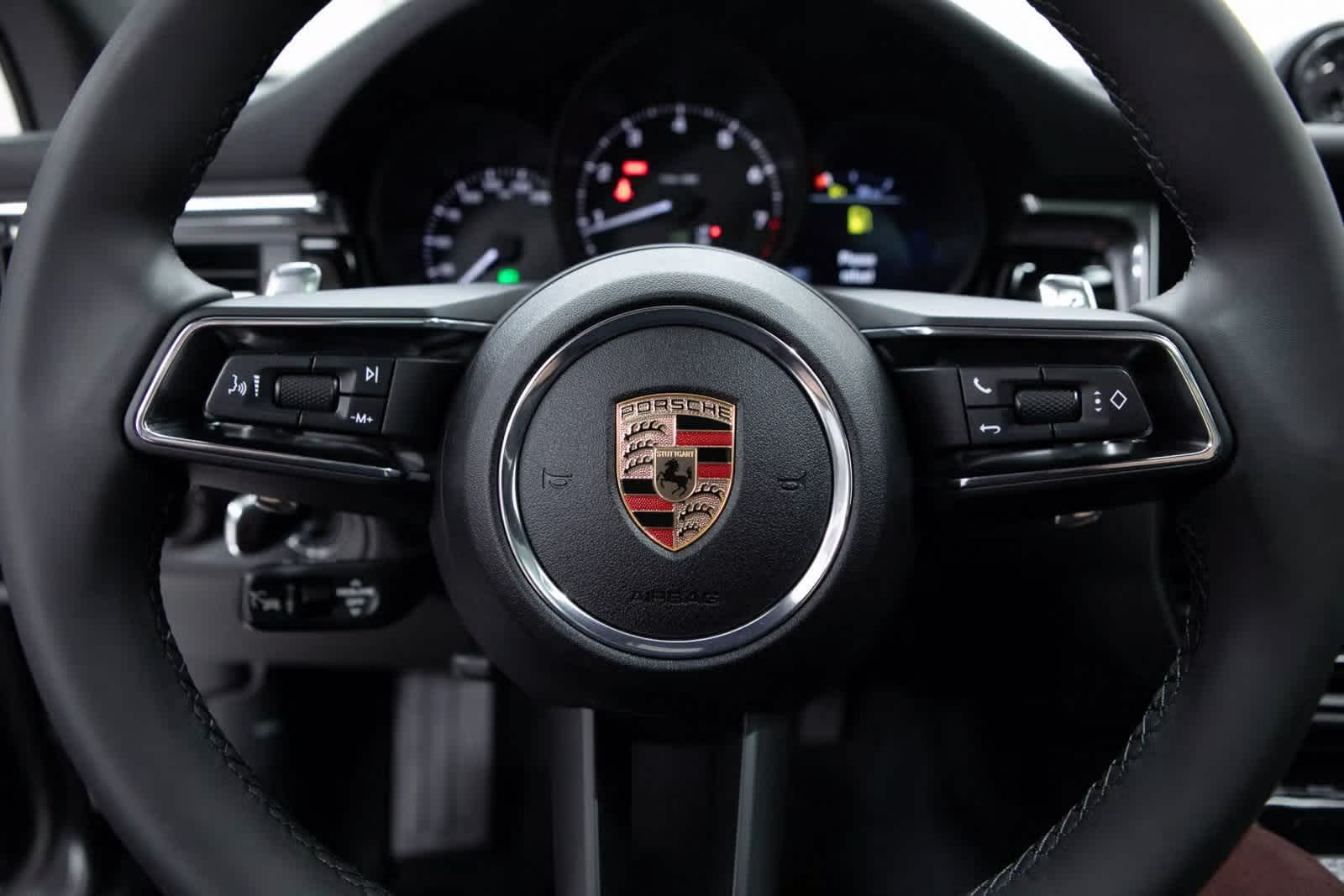 Thumbnail: 2025 Porsche Macan - 14