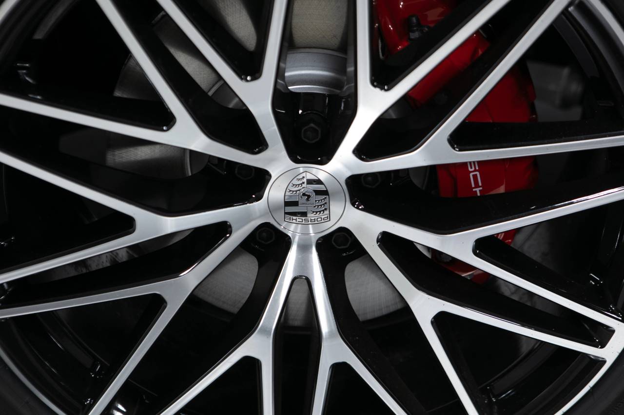 Thumbnail: 2026 Porsche Macan - 11