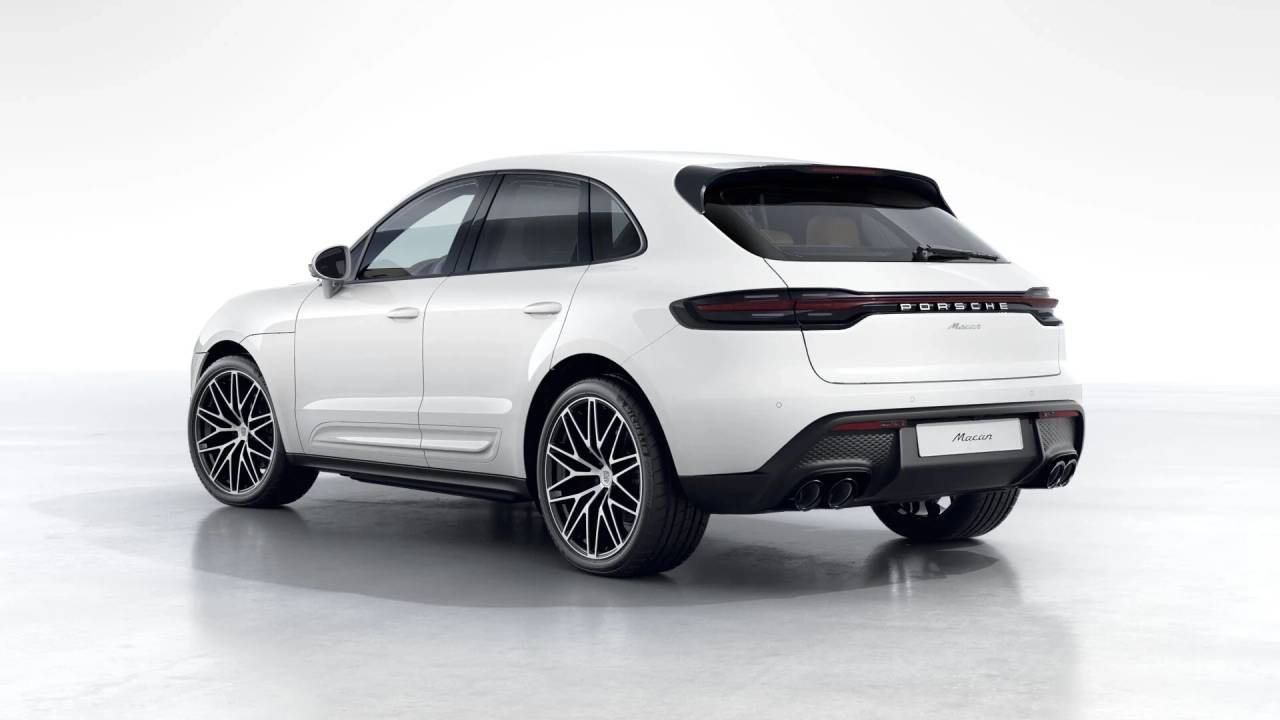 Thumbnail: 2026 Porsche Macan - 3