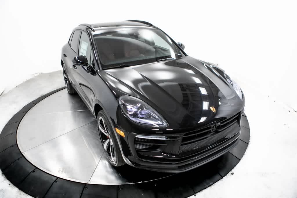 Thumbnail: 2025 Porsche Macan - 40