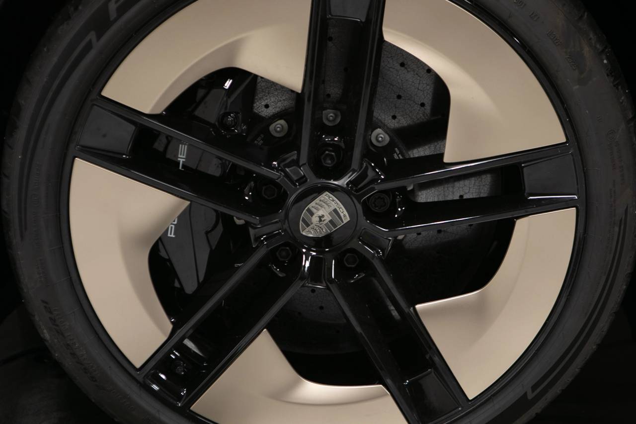 Thumbnail: 2026 Porsche Taycan - 11