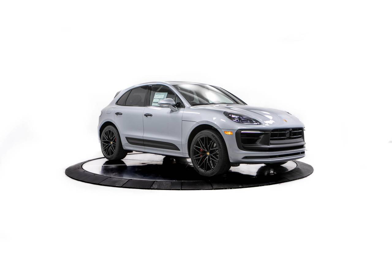 Thumbnail: 2026 Porsche Macan - 9