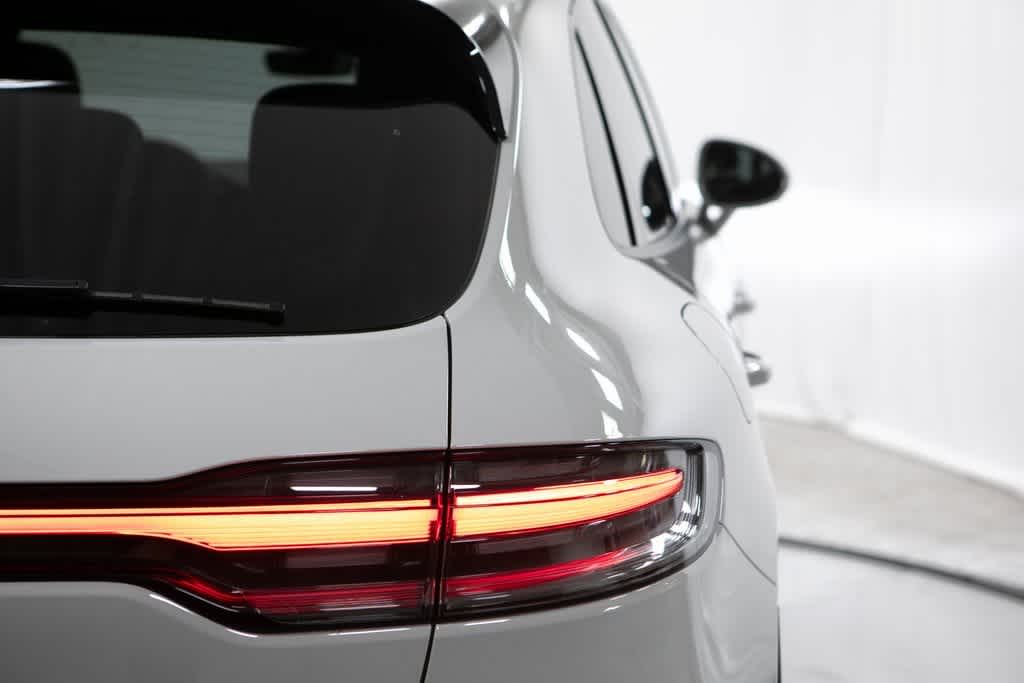 Thumbnail: 2025 Porsche Macan - 38