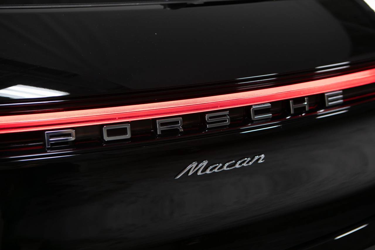 Thumbnail: 2026 Porsche Macan - 15