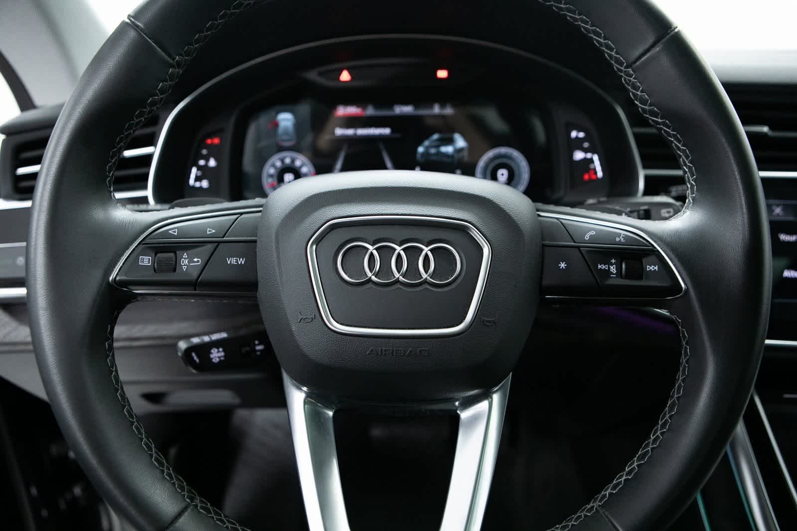 Thumbnail: 2022 Audi Q8 - 14