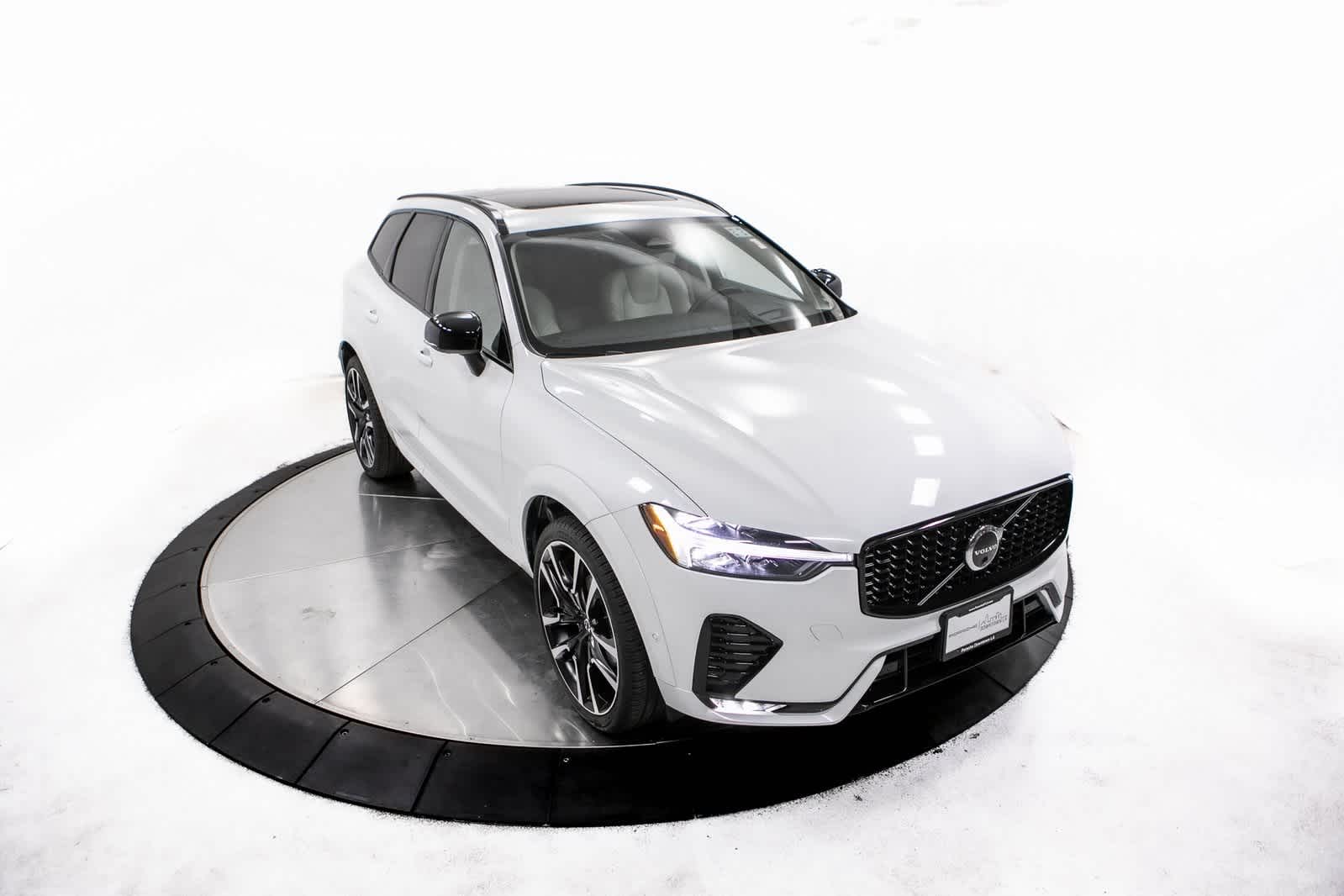 Thumbnail: 2024 Volvo XC60 - 36