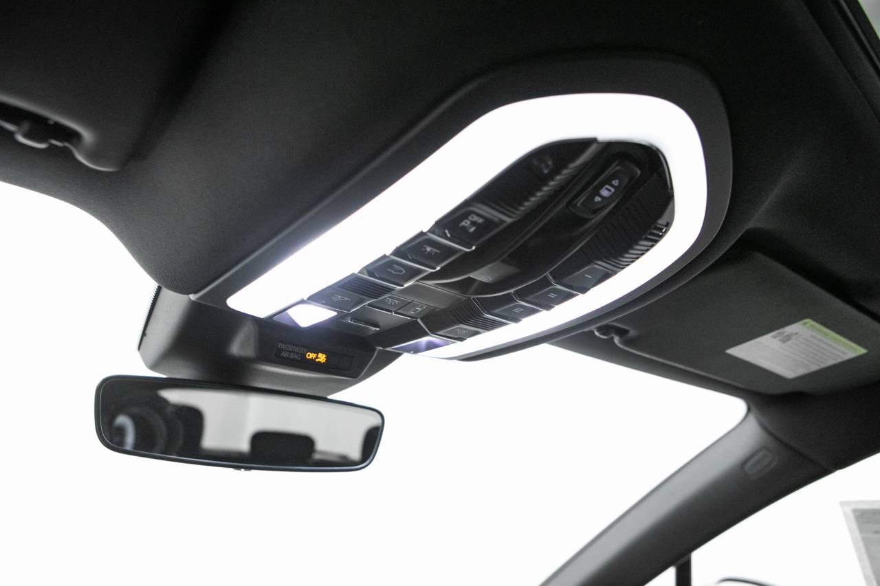Thumbnail: 2026 Porsche Macan - 33