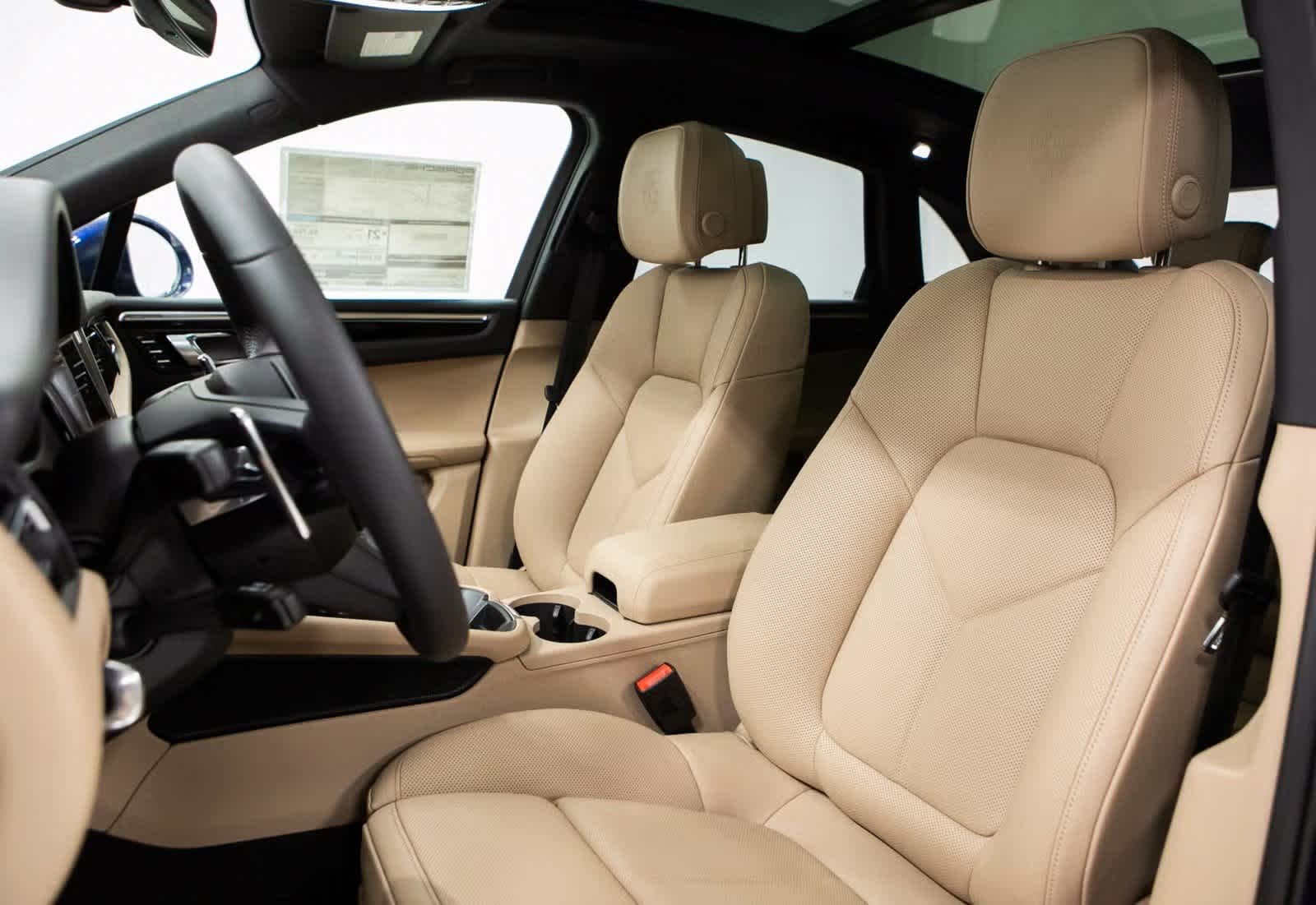 Thumbnail: 2025 Porsche Macan - 5