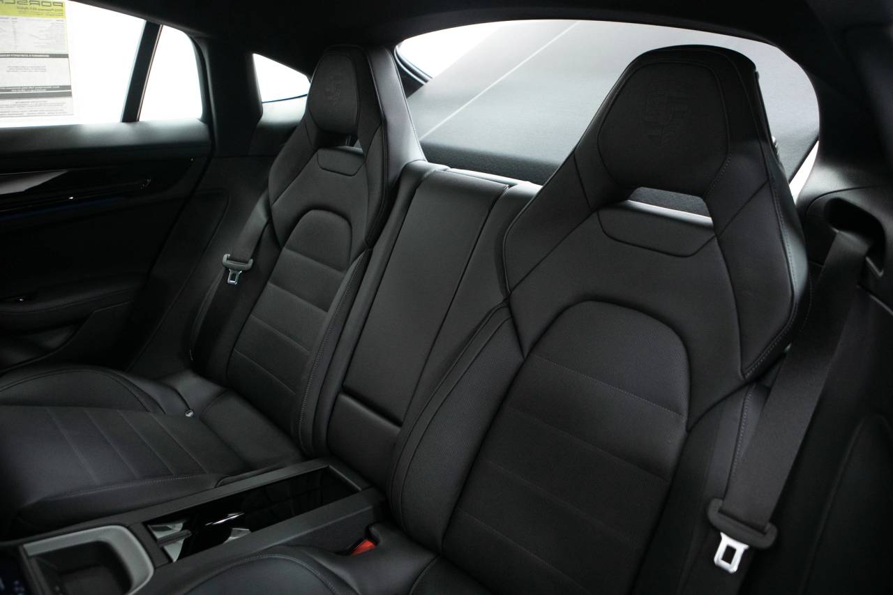Thumbnail: 2026 Porsche Panamera - 39