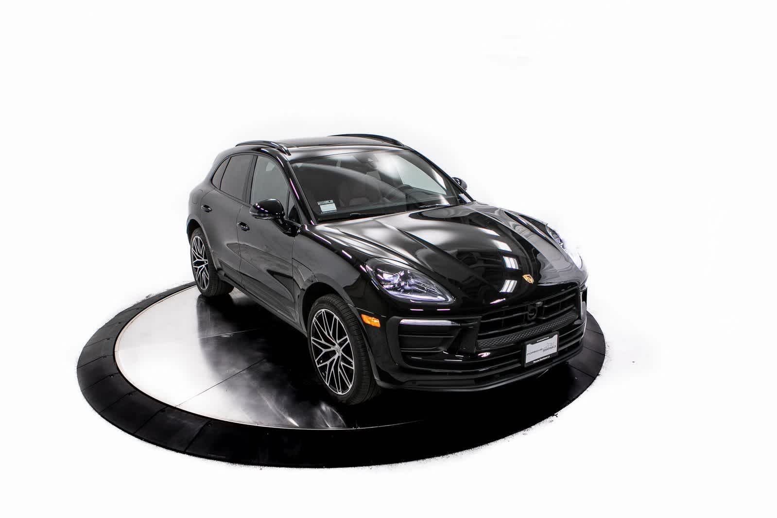 Thumbnail: 2025 Porsche Macan - 40