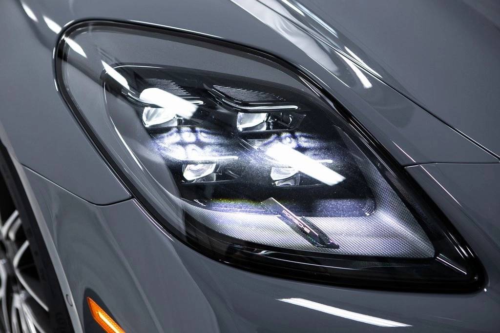 Thumbnail: 2025 Porsche Panamera - 17