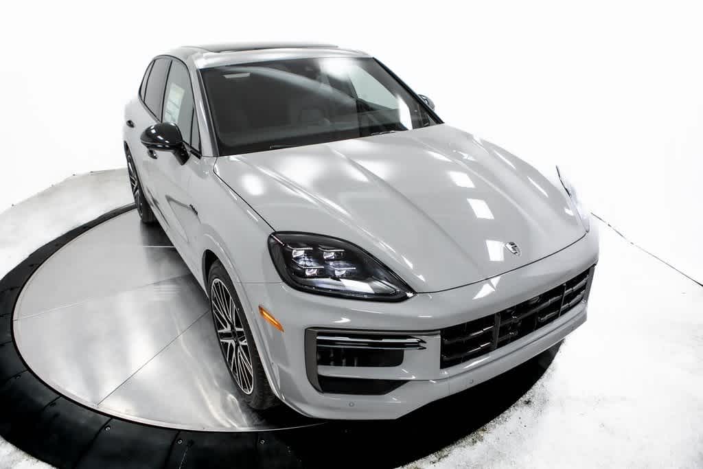 Thumbnail: 2025 Porsche Cayenne - 40