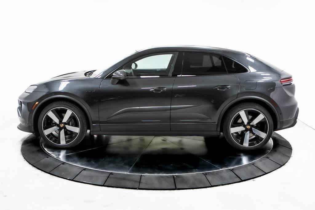 Thumbnail: 2025 Porsche Macan - 2