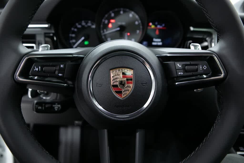 Thumbnail: 2025 Porsche Macan - 14